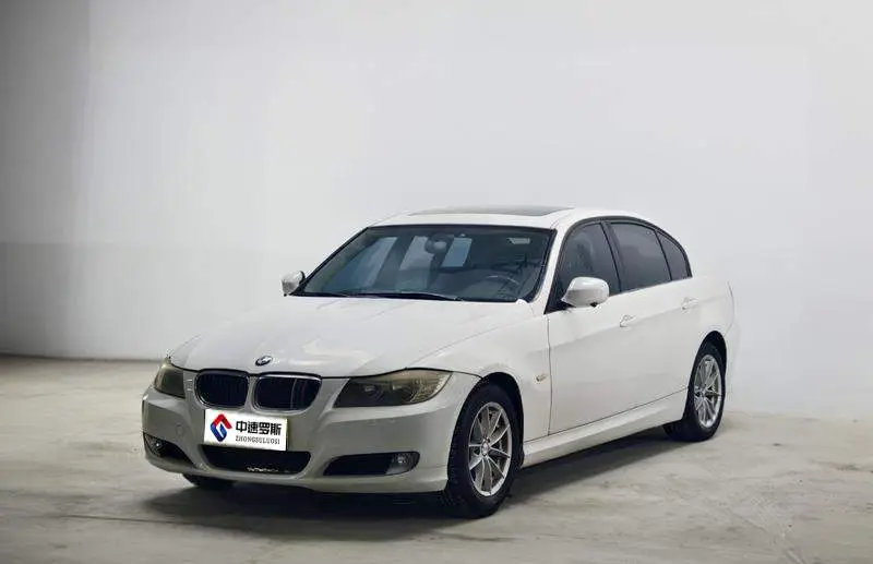 BMW 3 Series 2011 318i Leading Model