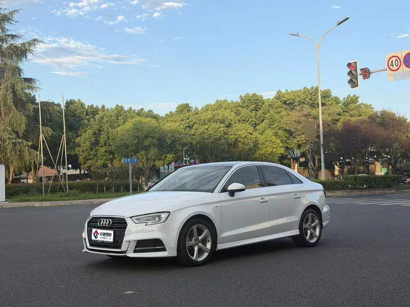 Audi A3 2018 30th Anniversary Limousine 35 TFSI Fashion Edition