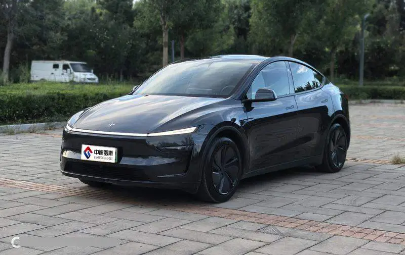 Model Y 2025 rear-wheel drive version