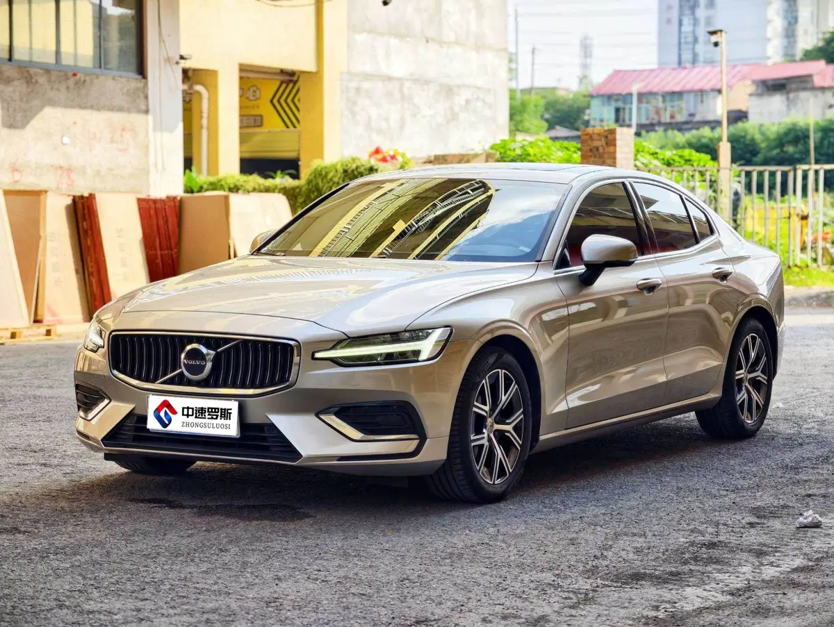 Volvo S60 2023 B4 Zhiyi Luxury Edition