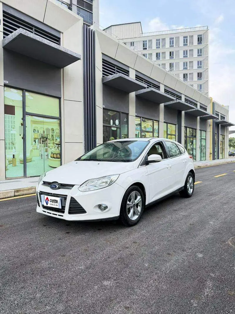 Fox 2012 Hatchback 1.6L Automatic Fashion Edition