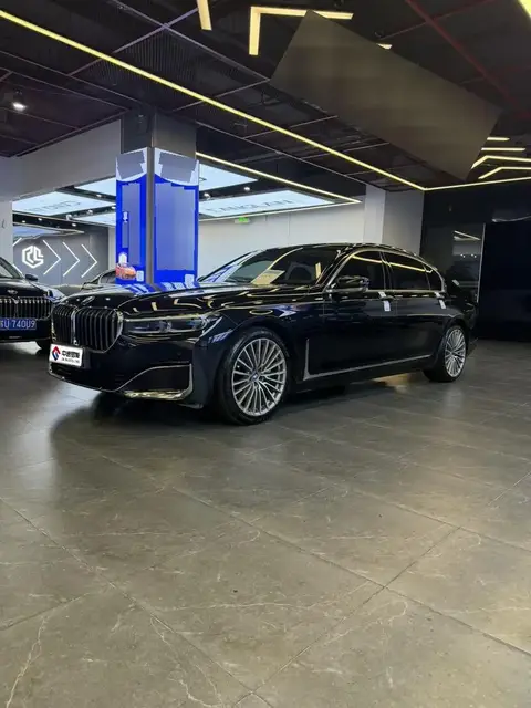 BMW 7 Серия 2021 740Li Premium Luxury Package