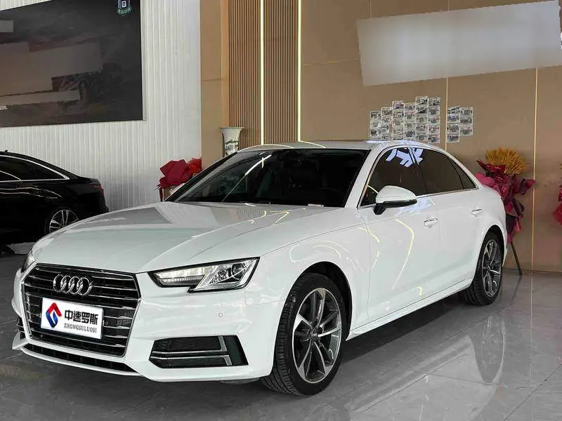 Audi A4L 2019 40 TFSI Progressive National VI