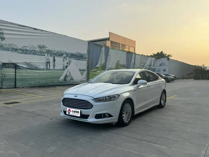 Mondeo 2013 2.0L GTDi200 Luxury Model