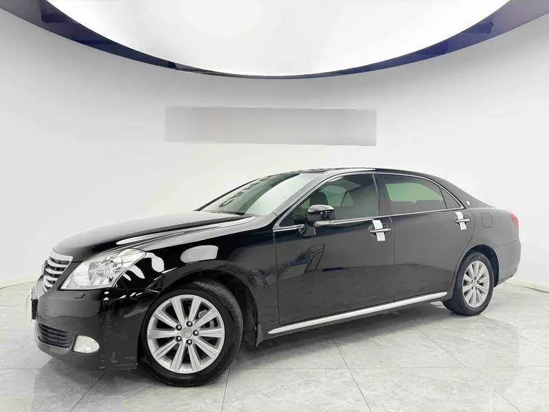 crown 2010 2.5L Royal Leather Sunroof Navigation Edition