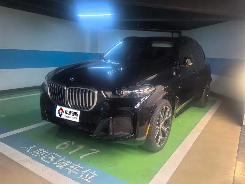 BMW X5 2023 xDrive 30Li Premium M Sport Night Edition