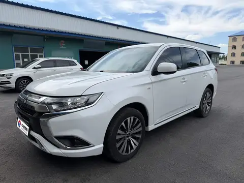 Outlander 2021 2.0L 2WD 5-seater