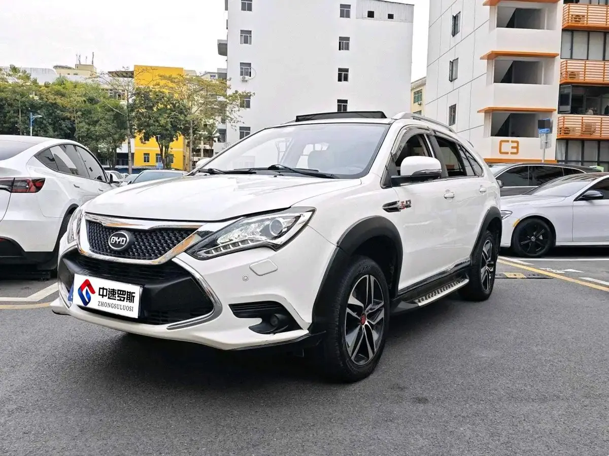 Tang New Energy 2015 2.0T 4WD flagship model