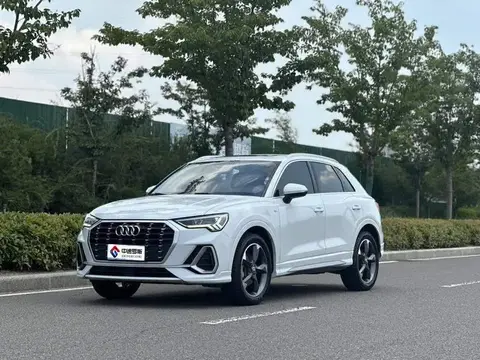 Audi Q3 2019 40 TFSI Stylish and Dynamic Model