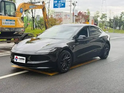 الطراز 3 2023 rear-wheel drive version