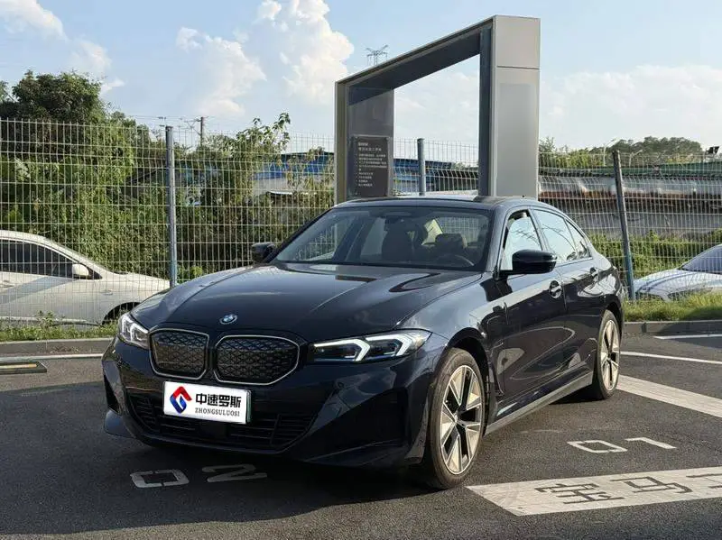BMW i3 2026 eDrive 40 L Shadow Edition