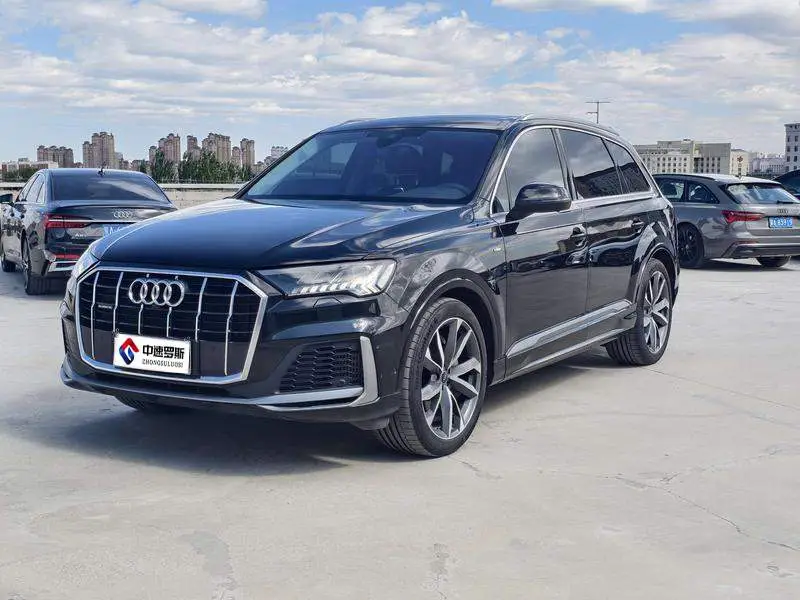 Audi Q7 2023 55 TFSI quattro S line sports model