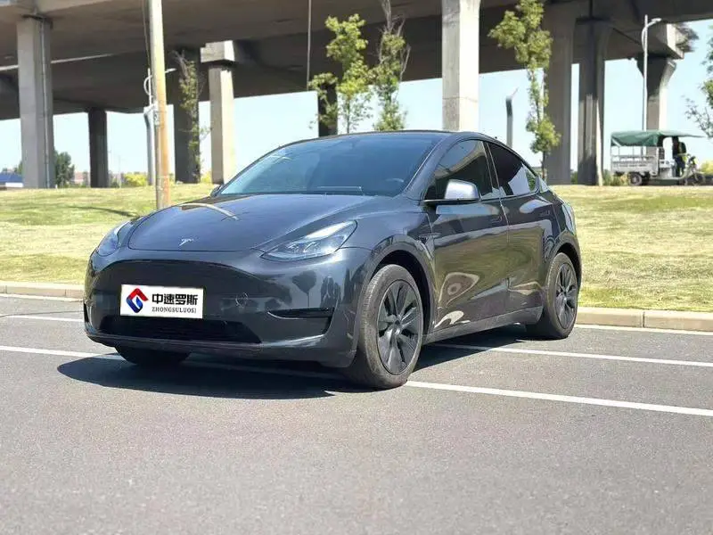 الطراز Y 2024 rear-wheel drive version