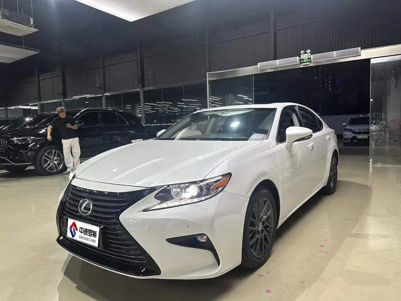 Lexus ES 2017 200 30th Anniversary Edition