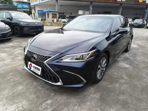 Lexus ES 2022 300h Excellence Edition