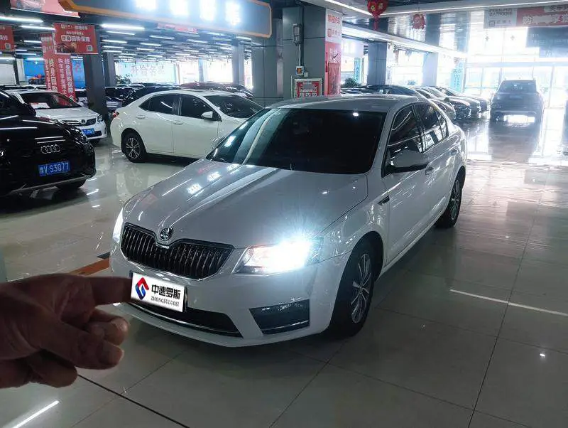 Octavia 2017 1.6L Automatic Innovation Edition