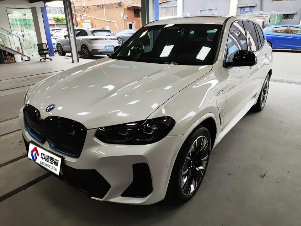 BMW iX3 2022 Pioneer