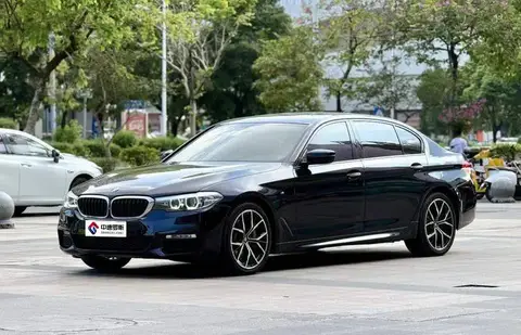 BMW 5 Série 2018 facelift 530Li Leading M Sport Package
