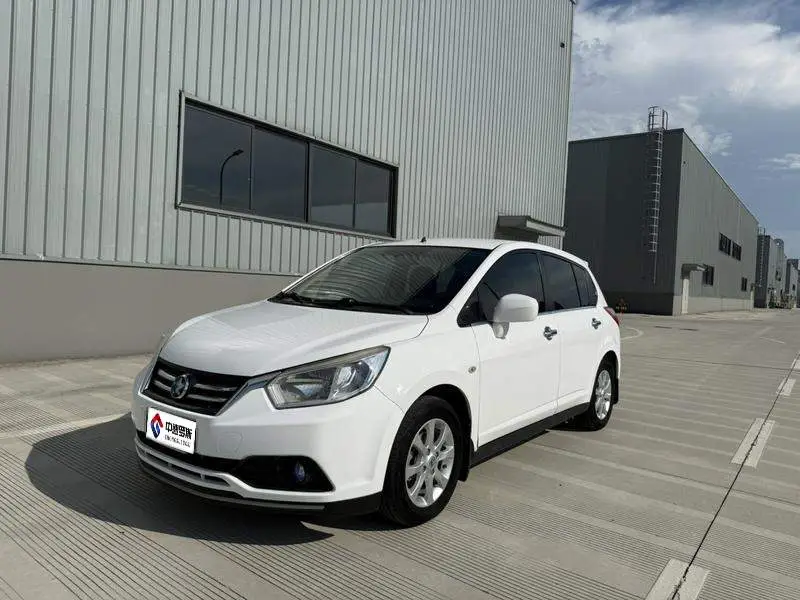 Venucia R50 2015 1.6L Automatic Fashion Edition