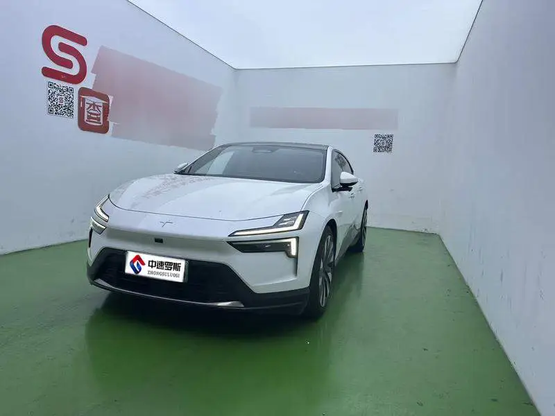 Polestar 4 2024 Single Motor Standard Range PLUS Double Star Interconnected Edition