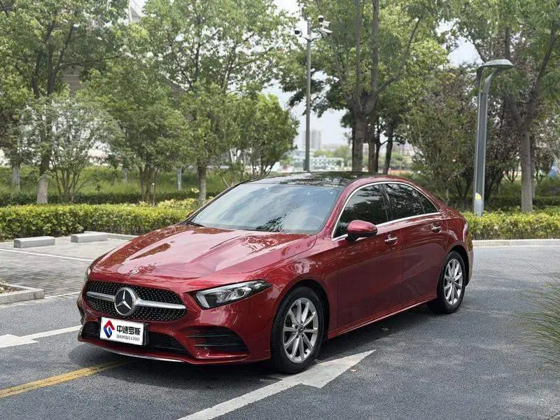 Mercedes-Benz A-Class 2019 A 200 L sports sedan