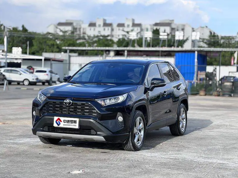 RAV4 Rongfang 2023 2.0L CVT 2WD Fashion Edition