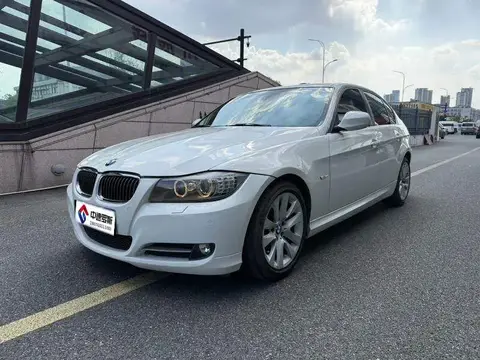 BMW 3 ซีรีส์ 2011 320i Luxury
