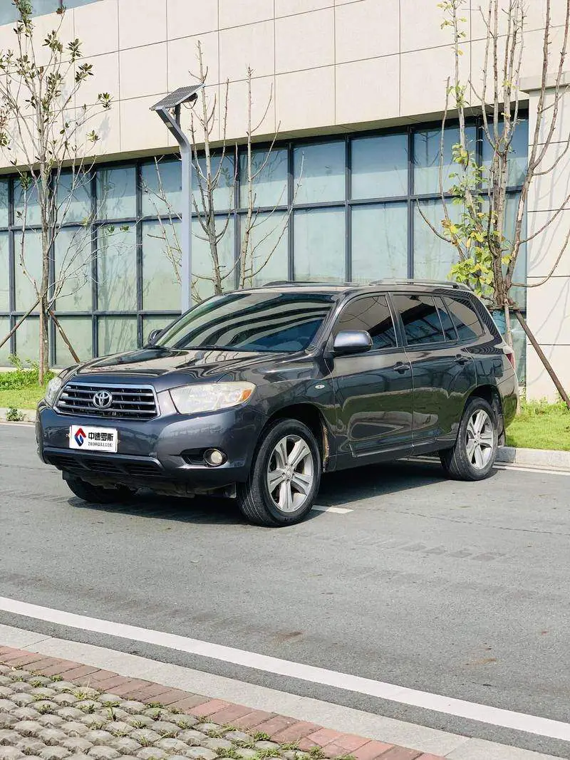 Highlander 2011 2.7L 2WD 7-seat luxury version