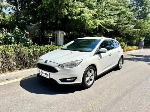 Fox 2017 Hatchback 1.6L Manual Comfort Smart Edition