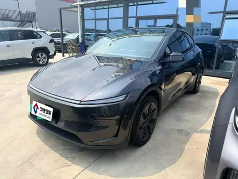 الطراز Y 2025 rear-wheel drive version