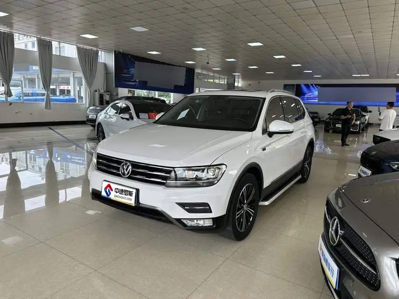 Tiguan L 2020 330TSI Automatic 2WD Panoramic Comfort Edition National VI