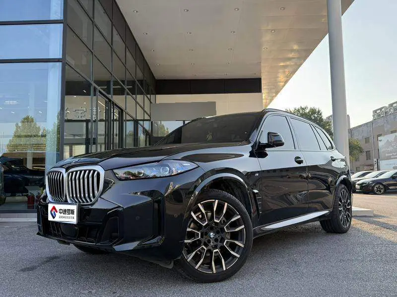 BMW X5 2025 xระบบขับเคลื่อน 40Li M Sport Night Package