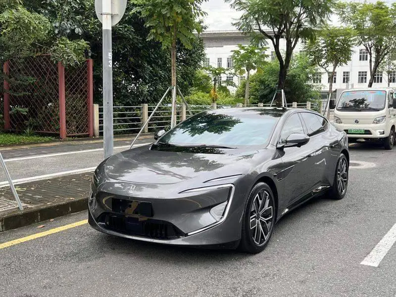 Avita 12 2023 700 Triple Laser RWD Luxury Edition