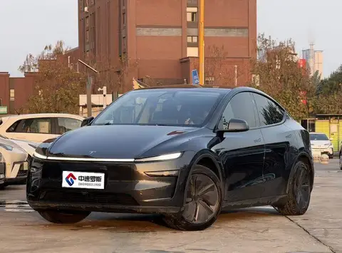 Model Y 2025 rear-wheel drive version