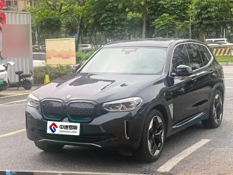 BMW iX3 2021 Pioneer