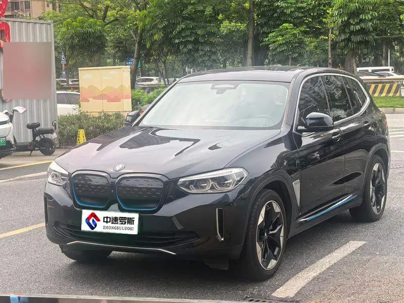 BMW iX3 2021 Pioneer