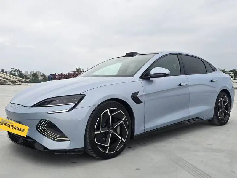 seal 2022 700กม. long-range rear-wheel drive version