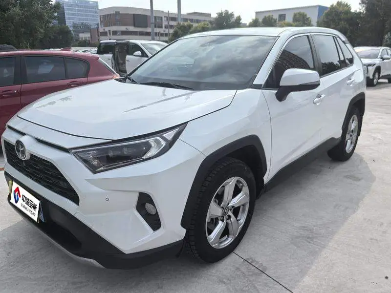 RAV4 Rongfang 2022 2.0L CVT 2WD Fashion Edition