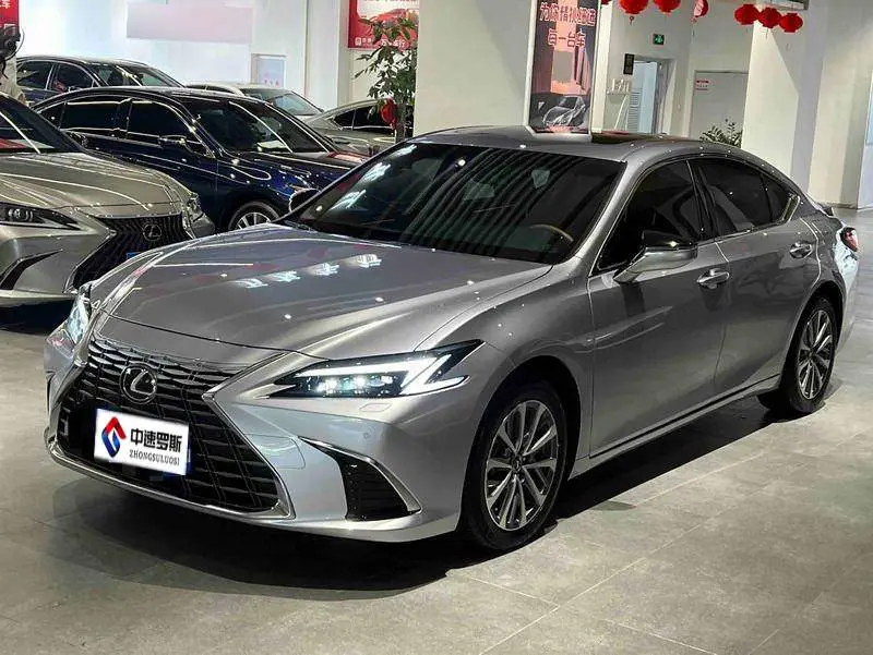 Lexus ES 2025 300h Premium Edition