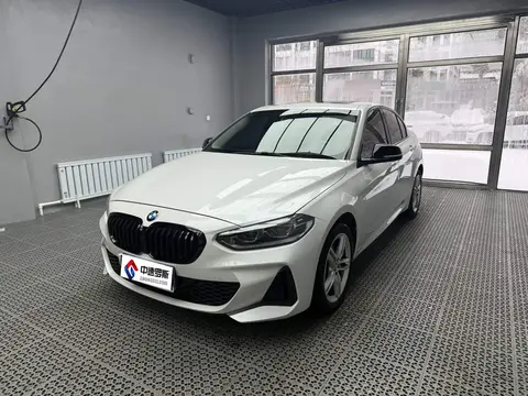 BMW 1 Series 2021 facelift 120i M Sport Night Edition