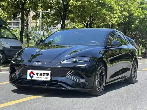 seal 2022 700กม. long-range rear-wheel drive version