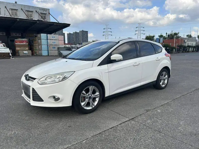 Fox 2012 Hatchback 1.6L Automatic Fashion Edition