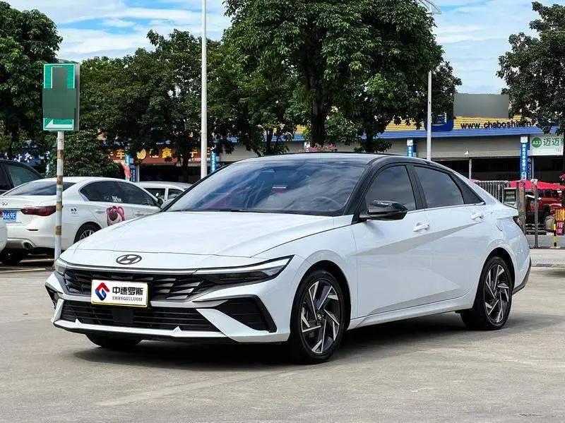Elantra 2023 1.5L CVT LUX Premium Edition