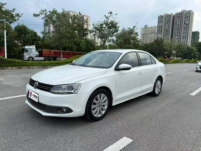 Sagitar 2014 1.6L Automatic Fashion Model