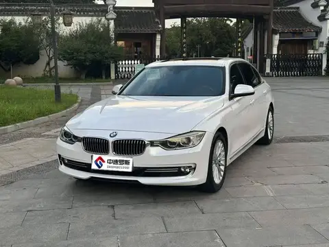 BMW 3 ซีรีส์ 2013 320Li Luxury Design Package
