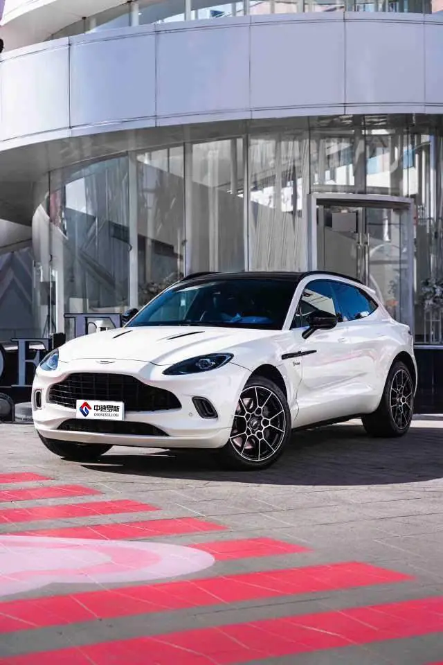 Aston Martin DBX 2020 4.0T V8
