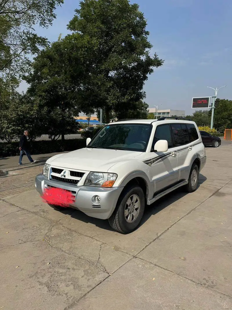 Pajero 2011 V73 3.0L AT GLS