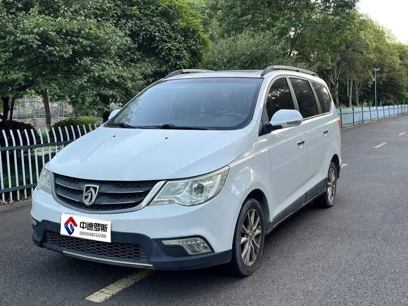 Baojun 730 2014 1.5L Manual Luxury Navigation ESP Edition 7 Seaters