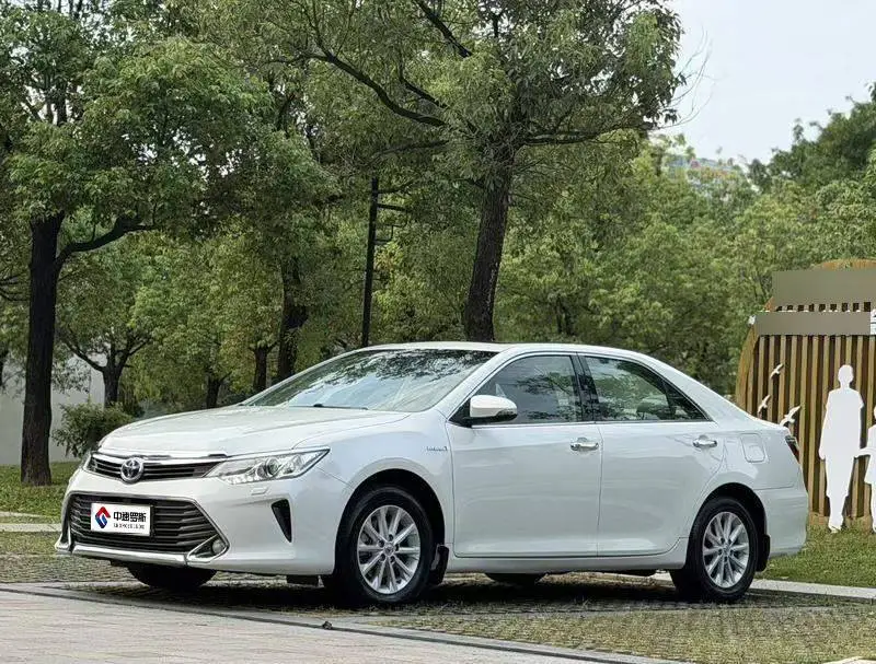 Camry 2015 Hybrid 2.5HG Luxury Navigation Edition