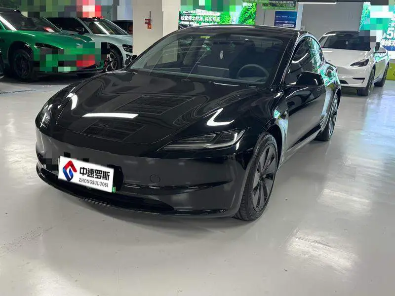 الطراز 3 2025 facelifted rear-wheel drive version